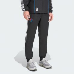 Spodnie Dresowe Host. Czarne spodnie dresowe męskie Adidas, bez wzorów, z dresówki. Za 299.00 zł.