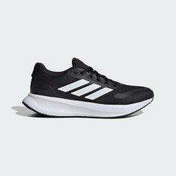 Buty do biegania adidas Runfalcon 5. Białe obuwie do biegania damskie Adidas. W wyprzedaży za 207.20 zł.