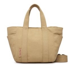 Torebka Calvin Klein. Brązowe torebki klasyczne damskie CALVIN KLEIN, bez wzorów, bez dodatków. Za 489.99 zł.