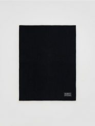 Komin z naszywką - czarny. Czarne szaliki dziecięce Reserved, z bawełny, bez ramiączek. Za 35.99 zł.