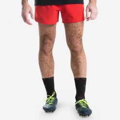 Spodenki do rugby męskie Offload R500. Czerwone szorty męskie OFFLOAD, bez wzorów, z elastanu, sportowe. W wyprzedaży za 49.99 zł.