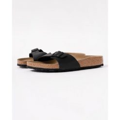 Klapki damskie Birkenstock Madrid BS. Czarne klapki damskie Birkenstock, bez wzorów, z materiału, bez obcasa. Za 380.66 zł.