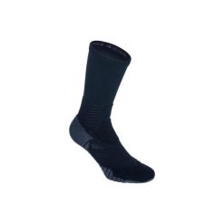 Skarpety Do Gry W Koszykówkę S0900 Mid Uniwersalne Czarno-Szare. Czarne skarpetki damskie TARMAK, bez wzorów, z bawełny. Za 29.99 zł.