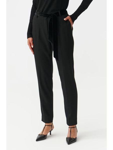 TATUUM Spodnie w kolorze czarnym rozmiar: 38. Czarne spodnie materiałowe damskie Tatuum, bez wzorów, z materiału. Za 152.26 zł.