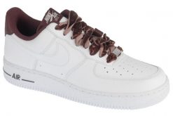 Buty sportowe Sneakersy damskie, Air Force 1 07 Vintage. Białe buty sportowe na co dzień damskie Nike, bez wzorów, z materiału, trekkingowe, nike air force. Za 499.99 zł.