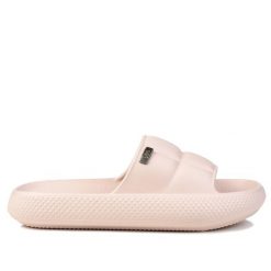 Klapki damskie sportowe Lee MAYA SLIDER WOMEN LOW. Czerwone klapki damskie Lee, bez wzorów, z materiału, bez obcasa. Za 89.00 zł.