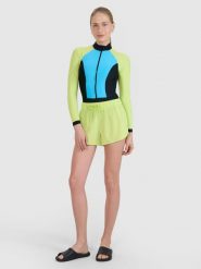 4F Spodenki plażowe damskie - zielone S. Zielone spodenki sportowe damskie 4f, bez wzorów, z elastanu, sportowe. W wyprzedaży za 39.99 zł.