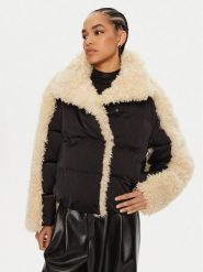Patrizia Pepe Kożuch 2O0141 A542 Czarny Regular Fit. Czarne futra damskie Patrizia Pepe. Za 2,549.00 zł.