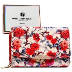 Modny, kolorowy portfel damski ze skóry ekologicznej w kwiaty - Peterson. Portfele damskie Peterson, bez wzorów, ze skóry ekologicznej. Za 67.99 zł.