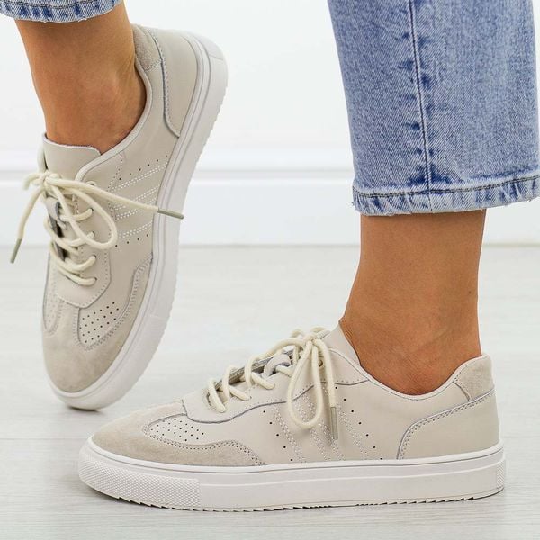 Beżowe skórzane półbuty damskie Vinceza 41481. Brązowe półbuty damskie VINCEZA, bez wzorów, z jeansu, biznesowe, bez obcasa. Za 199.00 zł.