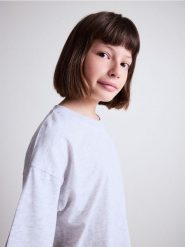 Bawełniany t-shirt - jasnoszary. Szare koszulki dziewczęce Reserved, bez wzorów, z bawełny, bez ramiączek. W wyprzedaży za 17.99 zł.