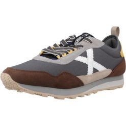 Buty MUNICH UM 87 Zielony. Zielone buty trekkingowe męskie munich, ze skóry, bez zapięcia, trekkingowe. Za 398.99 zł.