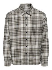 ONLY & SONS Koszula "Elliot" - Loose fit - w kolorze szarobrązowym rozmiar: M. Brązowe koszule męskie Only & Sons, m, bez wzorów, z bawełny, bez kołnierzyka, bez ramiączek. Za 97.05 zł.