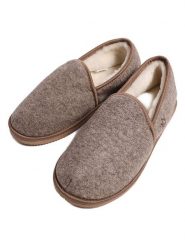 Kaiser Naturfellprodukte Kapcie wełniane w kolorze beżowym rozmiar: 43. Brązowe kapcie damskie Kaiser Naturfellprodukte, z materiału. Za 235.50 zł.
