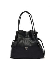 Guess Torebka Karima HWNG22 49230 Czarny. Czarne torebki klasyczne damskie Guess, z aplikacjami, ze skóry, bez dodatków. Za 584.99 zł.