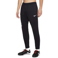 Spodnie treningowe Nike F.C. Essential. Białe spodnie materiałowe męskie Nike, bez wzorów, z elastanu. Za 219.80 zł.