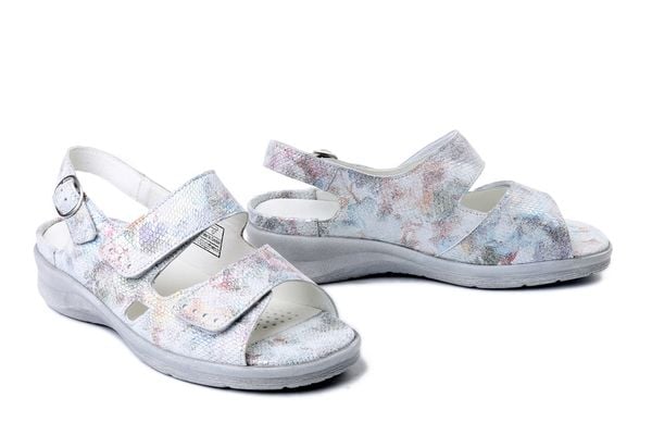 WALDLAUFER 811016 306 299 Merle multi silber, sandały damskie. Szare sandały damskie Waldlaufer, bez wzorów, bez obcasa. Za 420.67 zł.