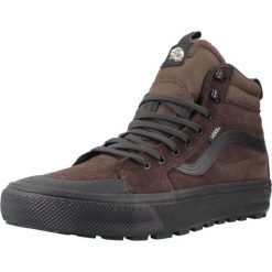 Buty VANS MTE SK8-HI WATERPROOF Brązowy. Brązowe buty trekkingowe męskie Vans, ze skóry, bez zapięcia, trekkingowe. Za 636.49 zł.
