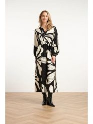 Smashed Lemon Sukienka w kolorze czarnym rozmiar: S. Czarne sukienki damskie Smashed Lemon, na co dzień, s, bez wzorów, z tkaniny, bez kołnierzyka, bez ramiączek, maxi, proste. Za 188.40 zł.