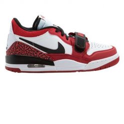 Buty do chodzenia męskie Nike Air Jordan Legacy 312. Białe buty sportowe na co dzień męskie Nike, bez zapięcia, trekkingowe, Nike Air Jordan. Za 611.85 zł.