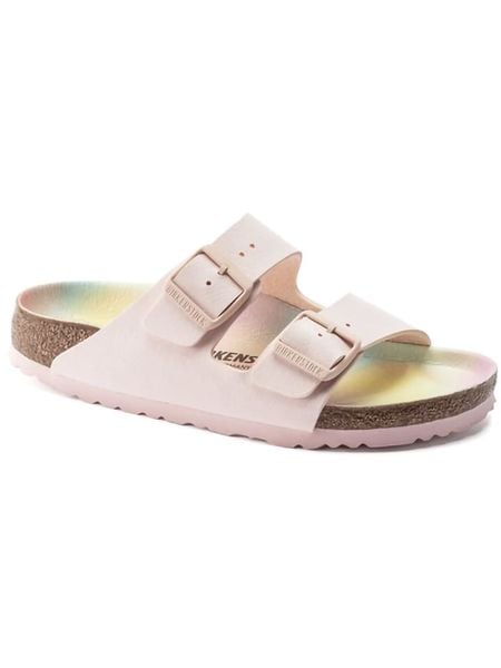 Birkenstock Klapki "Arizona" w kolorze jasnoróżowym rozmiar: 37. Różowe klapki damskie Birkenstock, bez wzorów, bez obcasa. Za 276.05 zł.
