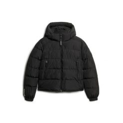 Damska kurtka puchowa Superdry Hooded Sports. Czarne kurtki damskie Superdry., s, bez wzorów, z puchu, bez kaptura. W wyprzedaży za 469.10 zł.