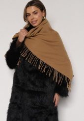 Jasnobrązowy Trójkątny Szalik Zdobiony Frędzlami Vetifara. Brązowe szaliki i kominy damskie Born2be, na zimę, z aplikacjami, z jeansu. Za 34.99 zł.