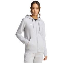 Bluza damska adidas Entrada 26 Full Zip Hoodie. Szare bluzy z kapturem damskie Adidas, z bawełny. Za 146.99 zł.
