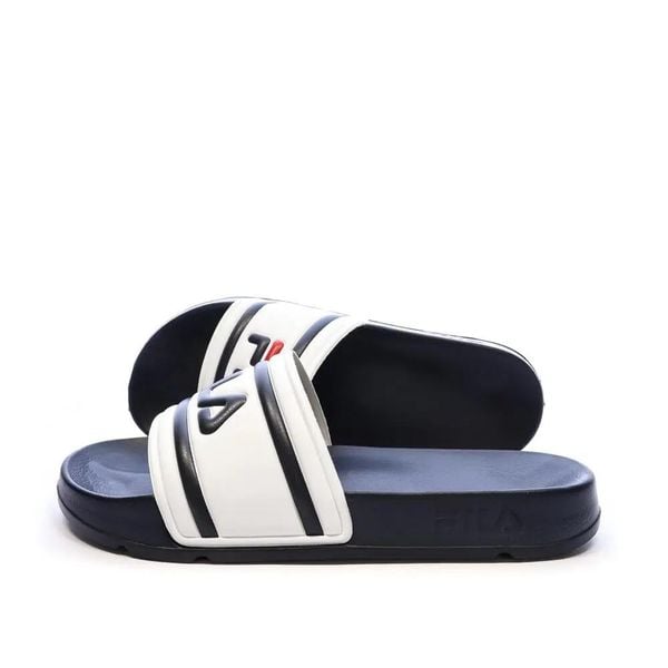 Klapki Fila Model Morro Bay Kolor Biały. Niebieskie klapki i japonki męskie Fila, z materiału. Za 129.50 zł.