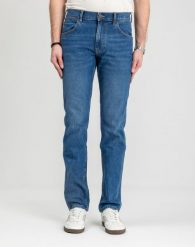 MESKIE SPODNIE WRANGLER GREENSBORO OAKWOOD BLUE 112371374. Niebieskie spodnie materiałowe męskie Wrangler, bez wzorów, z jeansu. Za 239.99 zł.
