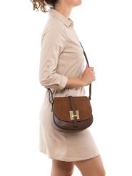 Lia Biassoni Skórzana torebka "Adda" w kolorze jasnobrązowym - 23 x 20 x 6 cm rozmiar: onesize. Brązowe torebki klasyczne damskie Lia Biassoni, bez wzorów, z materiału, bez dodatków. Za 260.99 zł.