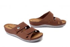 Inblu OE-1GU 021 camel, klapki damskie. Brązowe klapki damskie Inblu, bez wzorów, ze skóry, bez obcasa, na koturnie. Za 125.90 zł.