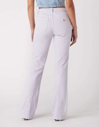 SPODNIE DAMSKIE WRANGLER FLARE LAVENDER HAZE W233MHP14 112127853. Niebieskie spodnie materiałowe damskie Wrangler, bez wzorów, z jeansu. Za 199.99 zł.