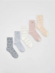 Wzorzyste skarpetki 5 pack - jasnoszary. Szare skarpetki damskie Reserved, bez wzorów. Za 49.99 zł.