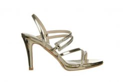 Sandały Bayla-187 587-1123 Gold 22 187042, Złoty, Skóra ekologiczna - 38. Żółte sandały damskie Bayla, bez wzorów, z lakierowanej skóry, bez obcasa. W wyprzedaży za 116.10 zł.