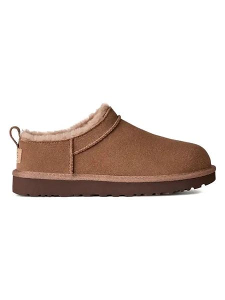 UGG Skórzane kapcie "Classic Micro" w kolorze jasnobrązowym rozmiar: 40. Brązowe kapcie damskie Ugg, ze skóry. Za 590.20 zł.