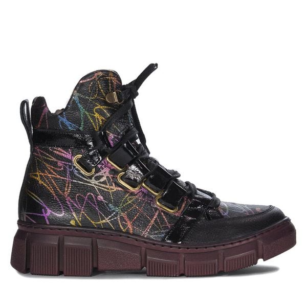 Botki Maciejka. Czarne botki damskie Maciejka, bez obcasa, na płaskiej podeszwie, bez zapięcia. Za 389.99 zł.