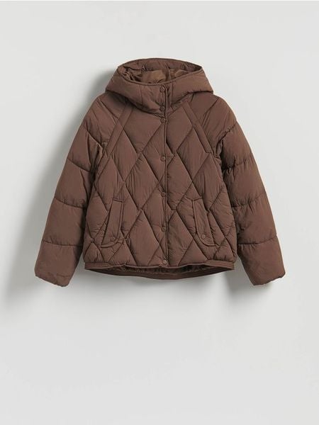 Pikowana kurtka z kapturem - ciemnobrązowy. Brązowe kurtki damskie Reserved, l, bez wzorów, z tkaniny, z kapturem. Za 219.99 zł.