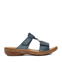 Klapki Rieker. Niebieskie klapki damskie Rieker, bez wzorów, bez obcasa. Za 289.99 zł.