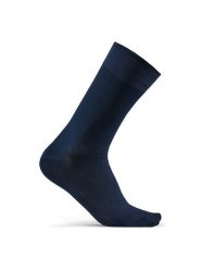 Craft Skarpety kolarskie "Essenceock" w kolorze granatowym rozmiar: 40-42. Niebieskie skarpetki męskie Craft, bez wzorów, z materiału. Za 42.95 zł.