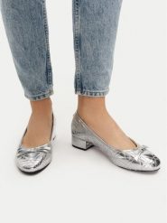 Steve Madden Czółenka Cherish-Q SM11003516 Srebrny. Szare czółenka damskie Steve Madden, bez wzorów, ze skóry, bez obcasa. Za 241.99 zł.