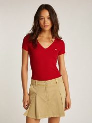 TOMMY JEANS Koszulka w kolorze czerwonym rozmiar: XL. Czerwone bluzki damskie Tommy Jeans, xl, bez wzorów, z jeansu, bez kołnierzyka. Za 122.96 zł.