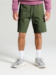 Szorty jogger - khaki. Brązowe szorty męskie Sinsay, bez wzorów. W wyprzedaży za 27.99 zł.