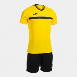 Zestaw koszulka treningowa i spodenki Joma Victory. Czarne t-shirty sportowe męskie Joma, l, z materiału, bez ramiączek, na fitness i siłownię. Za 214.00 zł.