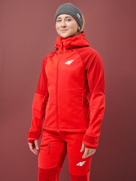 4F Kurtka softshell membrana 20000 damska - czerwona S. Czerwone kurtki damskie 4f, m, bez wzorów, z materiału, bez kaptura. W wyprzedaży za 399.99 zł.