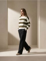 Sweter w paski z bufiastymi rękawami z wiskozy - zielony. Zielone swetry klasyczne damskie Sinsay, l, z wiskozy, bez kołnierzyka. Za 49.99 zł.