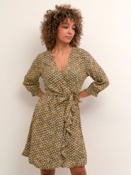 Cream Sukienka codzienna Crtiah Wrap 10611681 Kolorowy Feminine Fit. Sukienki damskie Cream, na co dzień, bez wzorów, z wiskozy, bez kołnierzyka, bez ramiączek, proste. Za 209.99 zł.