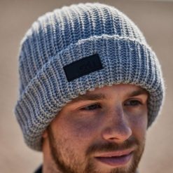 Czapka beanie. Szare czapki męskie GILL, bez wzorów, z dzianiny. Za 156.90 zł.