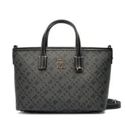 Torebka Tommy Hilfiger. Czarne torebki klasyczne damskie Tommy Hilfiger, bez wzorów, bez dodatków. Za 699.99 zł.
