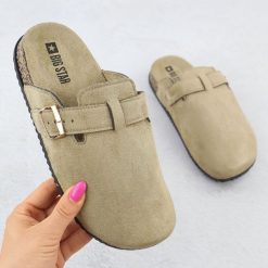 Klapki damskie zabudowane zamszowe beżowe Big Star SS274738. Brązowe klapki damskie Big Star, bez wzorów, z materiału, bez obcasa. Za 99.99 zł.